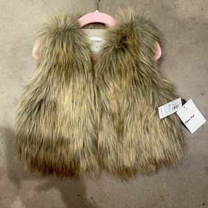 Nwt toddler girl faux fur vest old navy 2t